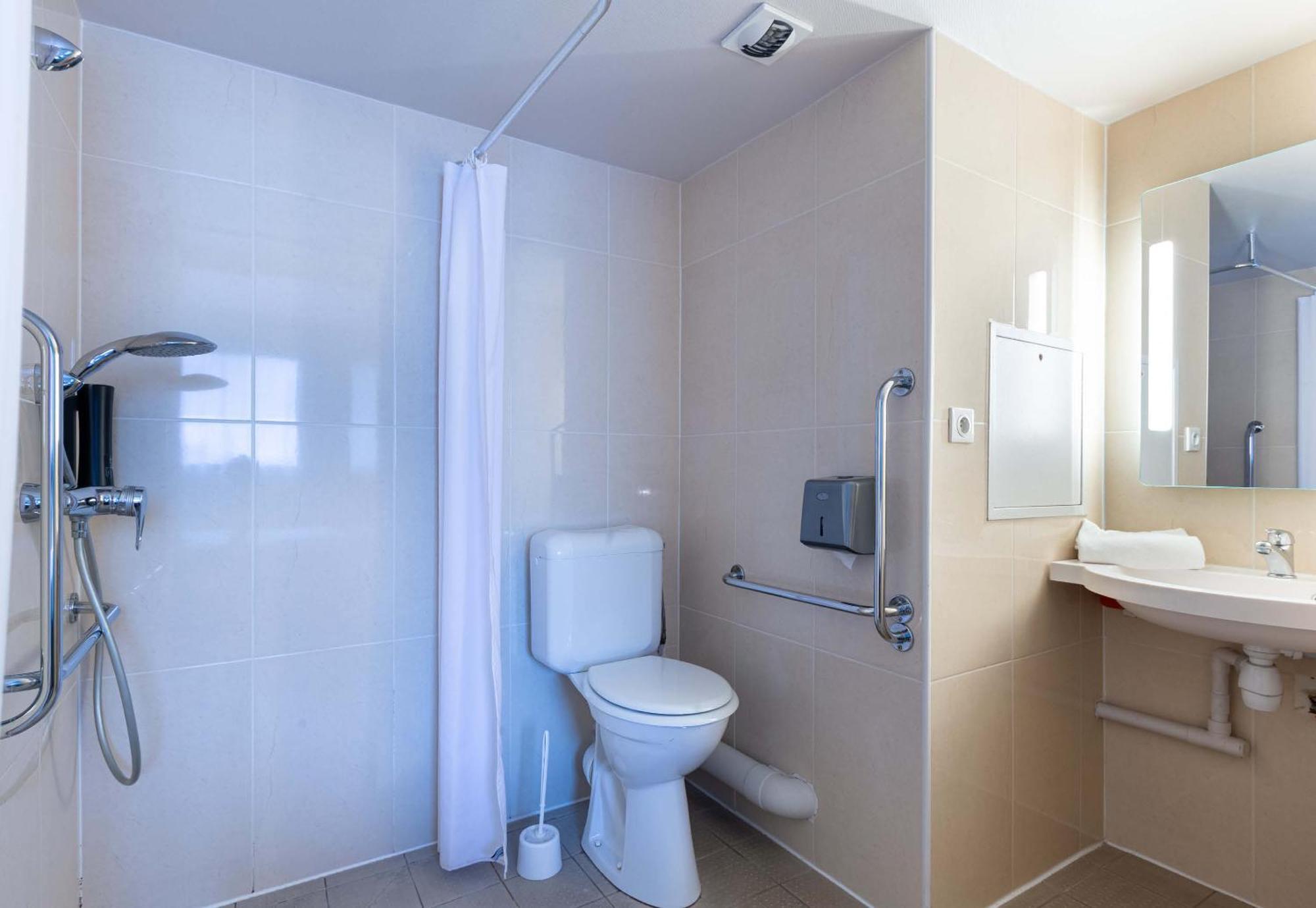 2 Hotel Bourges